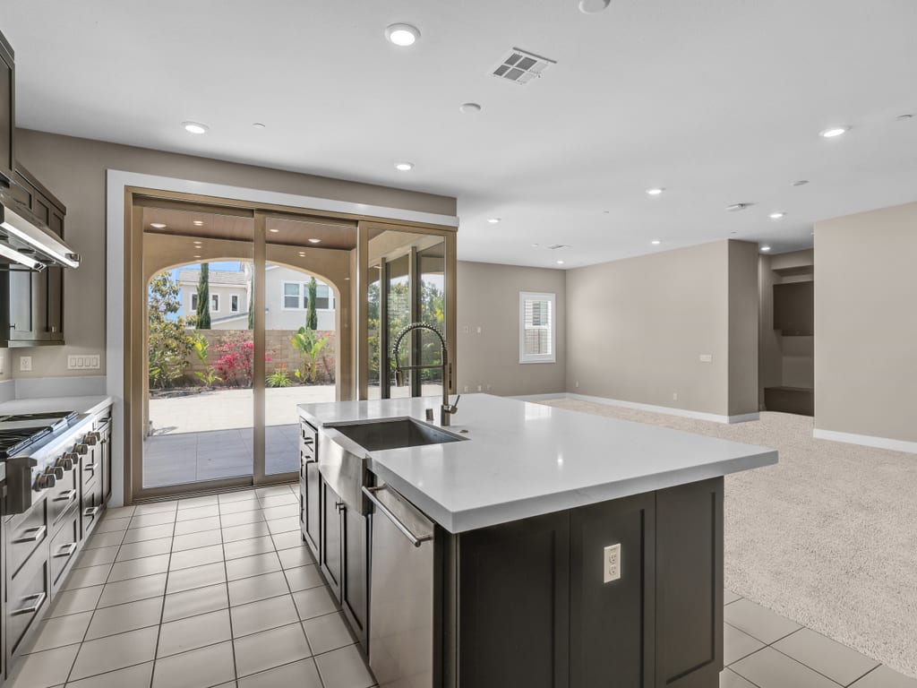 612 Seabreeze Ave, Tampa, FL